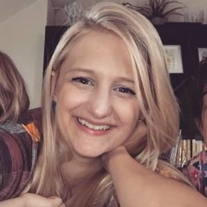 Meet your Posher, Caitlin